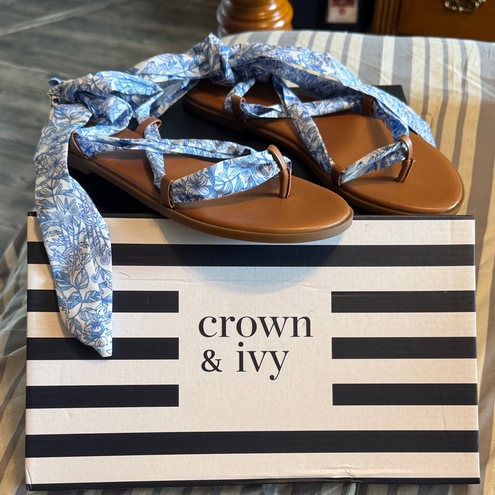 Crown & Ivy Blue Floral Tie-Up Sandals
